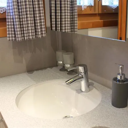 Beatrice Appartement-fewo- Dusche Oder Bad- Wc 7-bettwohnung By Interhome Hornkessel